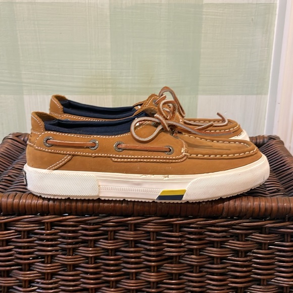Tan & Navy Sebago Docksides 👞 - Picture 4 of 8